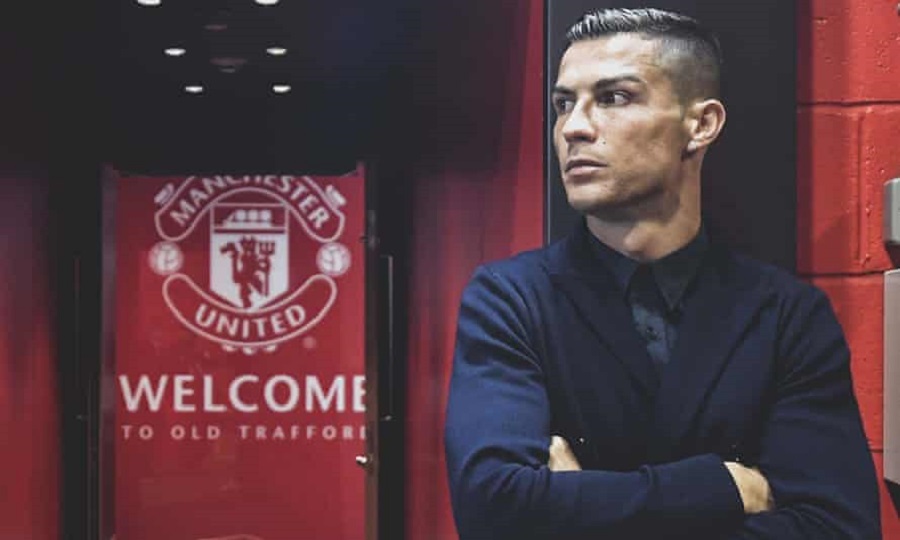 Cristiano Ronaldo rejoins Manchester United